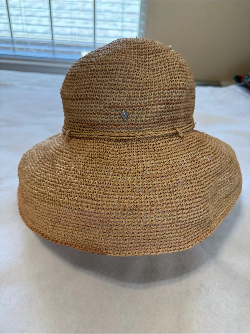 Helen Kaminski 100% Raffia Wide Brim Crochet Sun Hat Natural